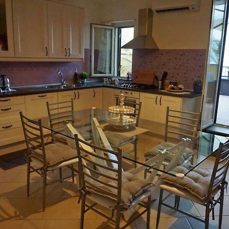 Lilly'S House Apartment Giardini Naxos Bagian luar foto