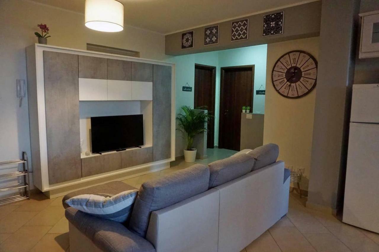 Lilly'S House Apartment Giardini Naxos Bagian luar foto